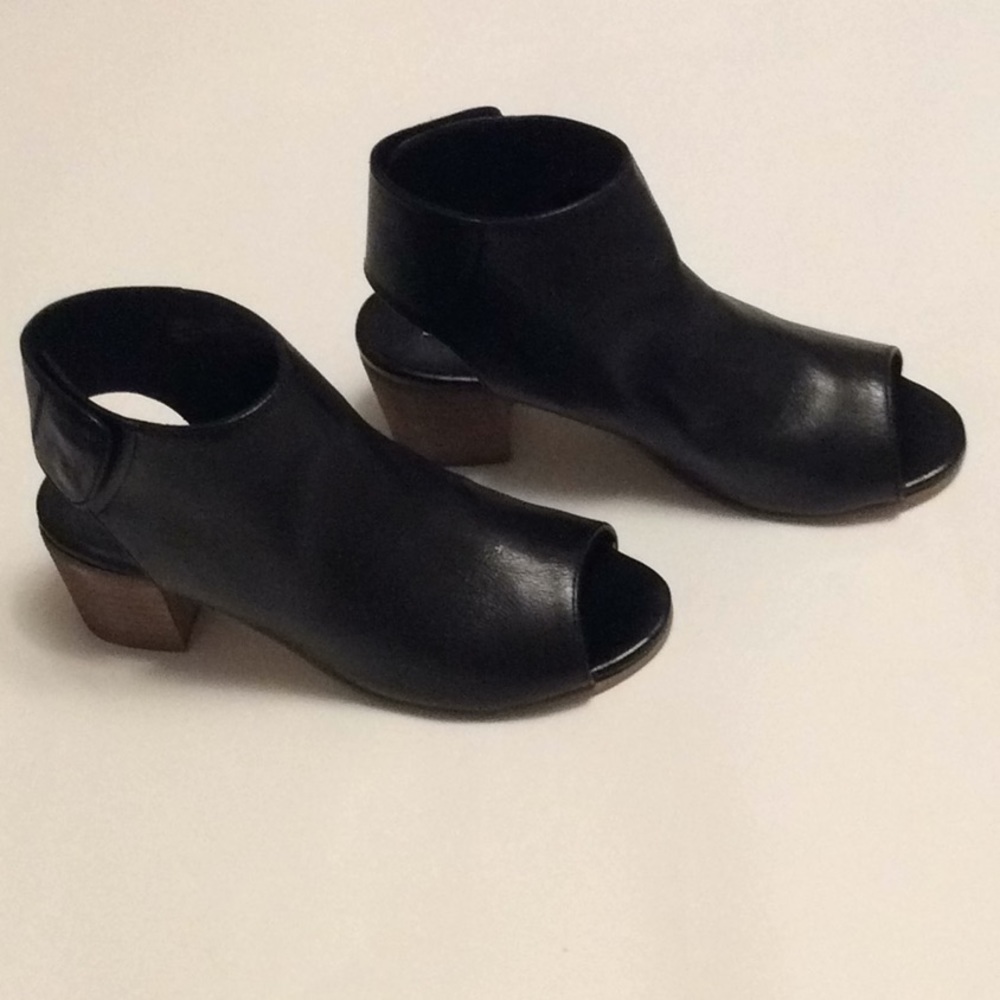 Dune London leather open toed chunky heels black